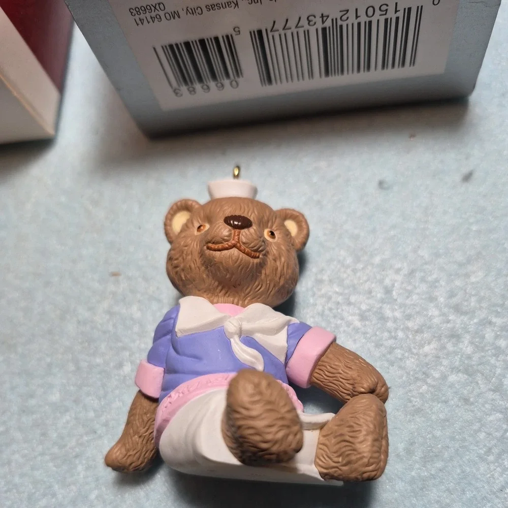 Hallmark this lot